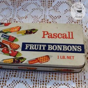 パスカル　フルーツボンボンのビンテージ缶