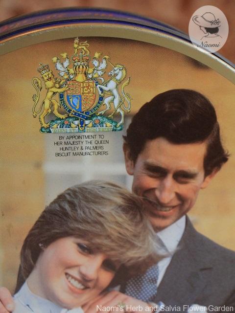 ハントリー＆パーマーズの缶 1981年チャールズ皇太子とダイアナ妃