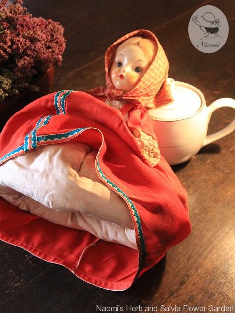 ソ連のティーコゼー人形 Vintage Russian Tea Cozy Doll