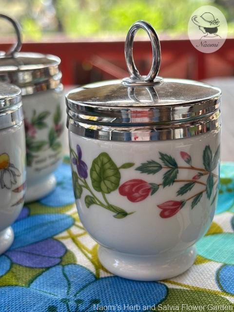 ロイヤルウースターのエッグコドラー Fairfield Pattern